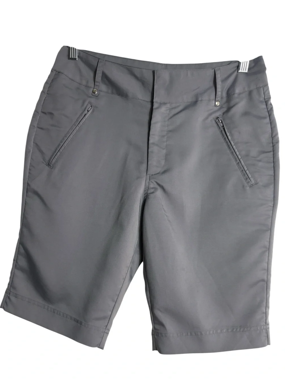 IZOD GOLF Women's Light Gray Golf Bermuda Shorts Size 8 -- SUPER COMFORTABLE!!!